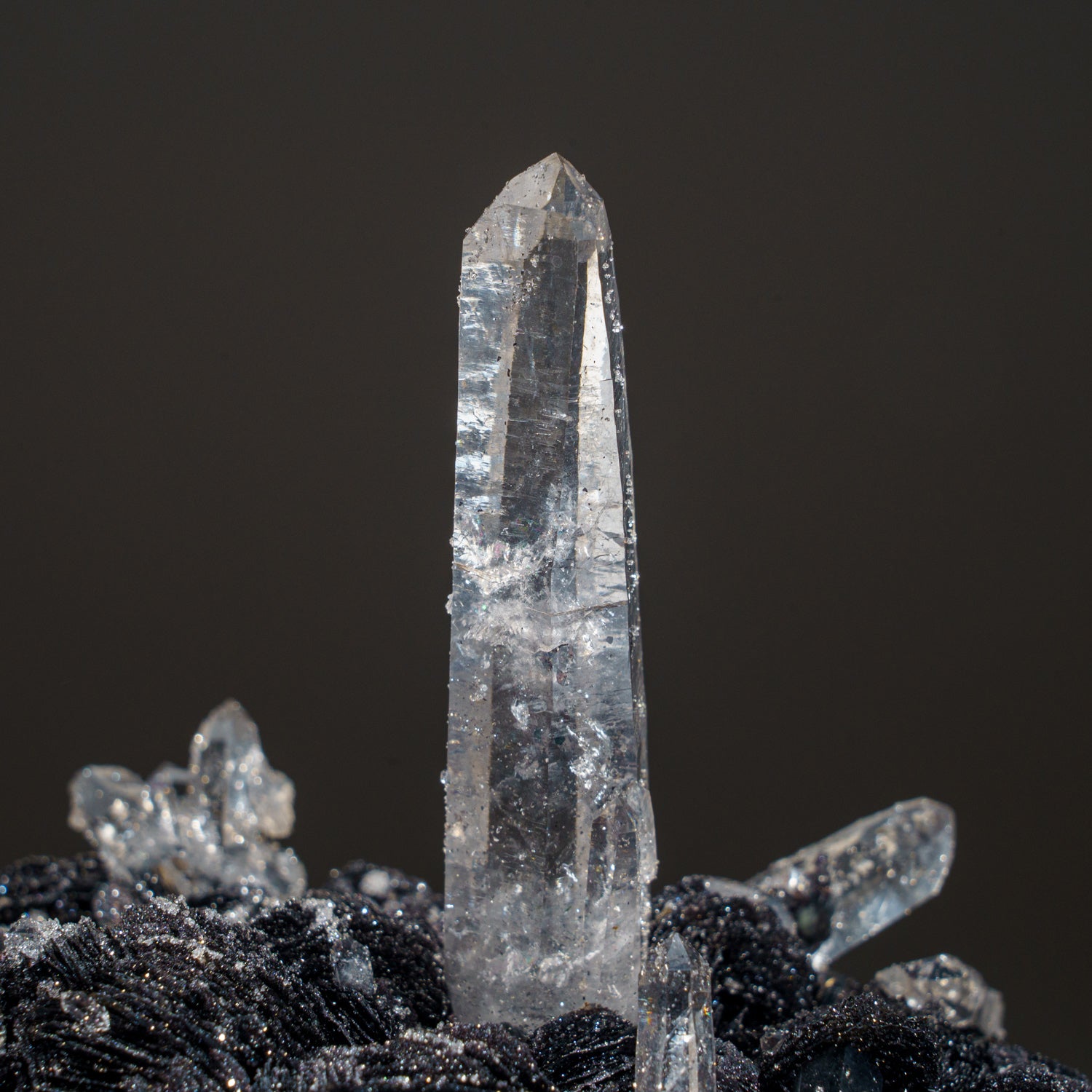 Quartz with Hematite Rosette from Lechang Mine, Guangdong Province, China