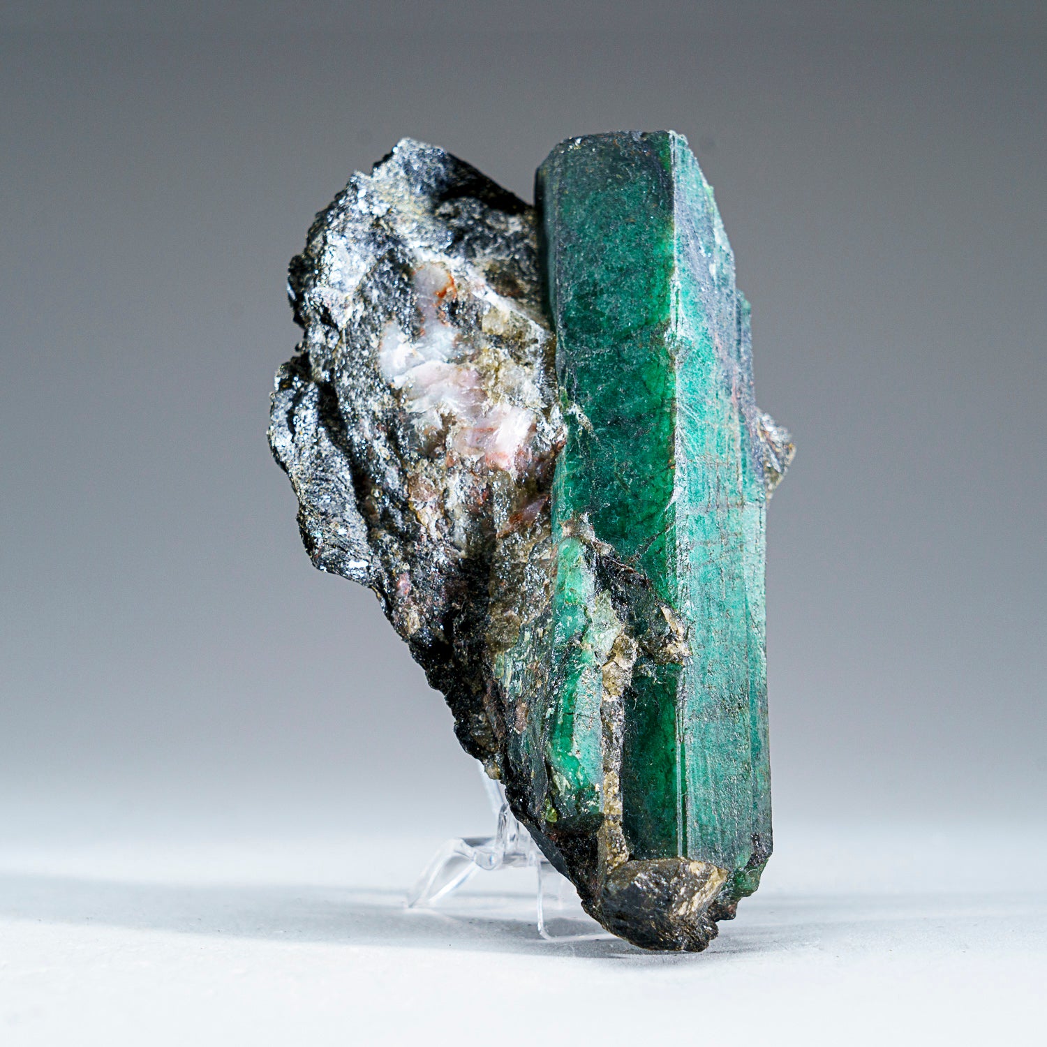 Emerald in Quartz Biotite from Brumado District, Serra das Éguas, Bahia, Brazil