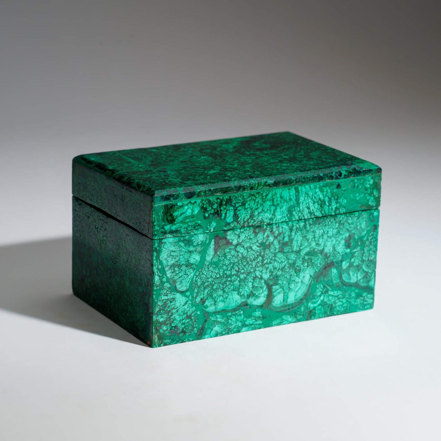 Boîte à bijoux en marqueterie, malachite, lapis, floral, marbre, hakik Boîte à bijoux en marqueterie, malachite, lapis, floral, marbre, hakik