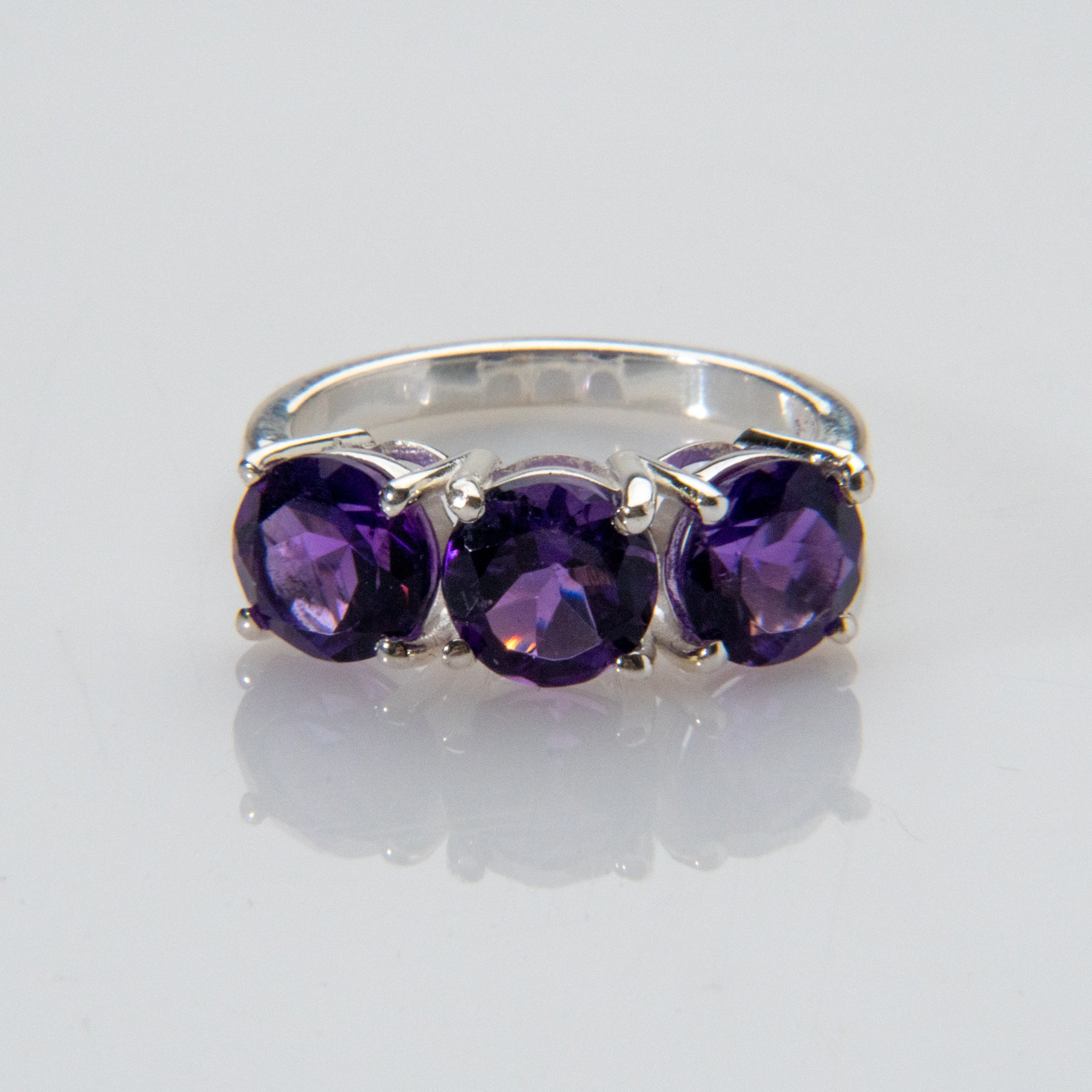 Amethyst Gemstone Sterling Silver Ring (Size 6 3/4)
