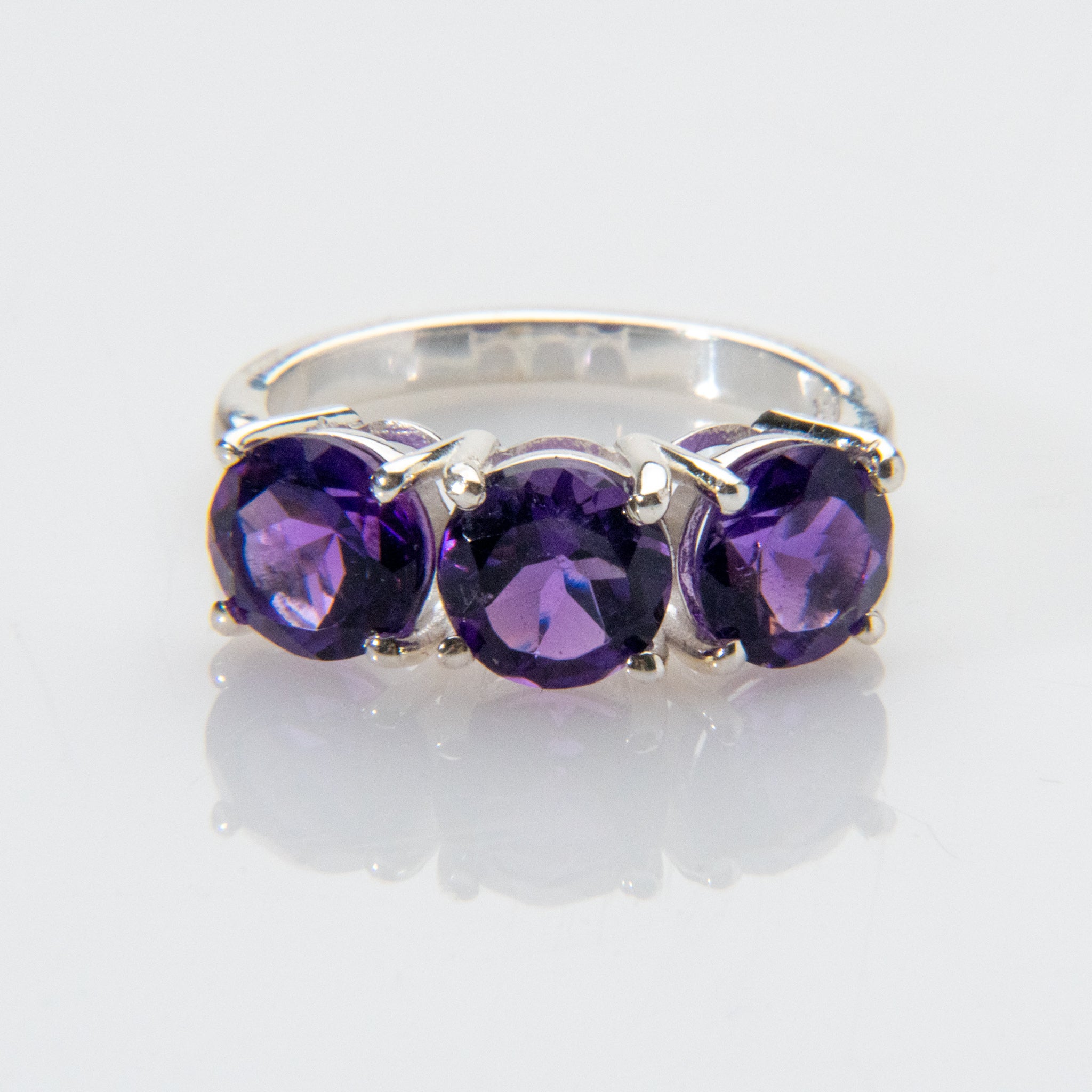 Amethyst Gemstone Sterling Silver Ring (Size 6 3/4)