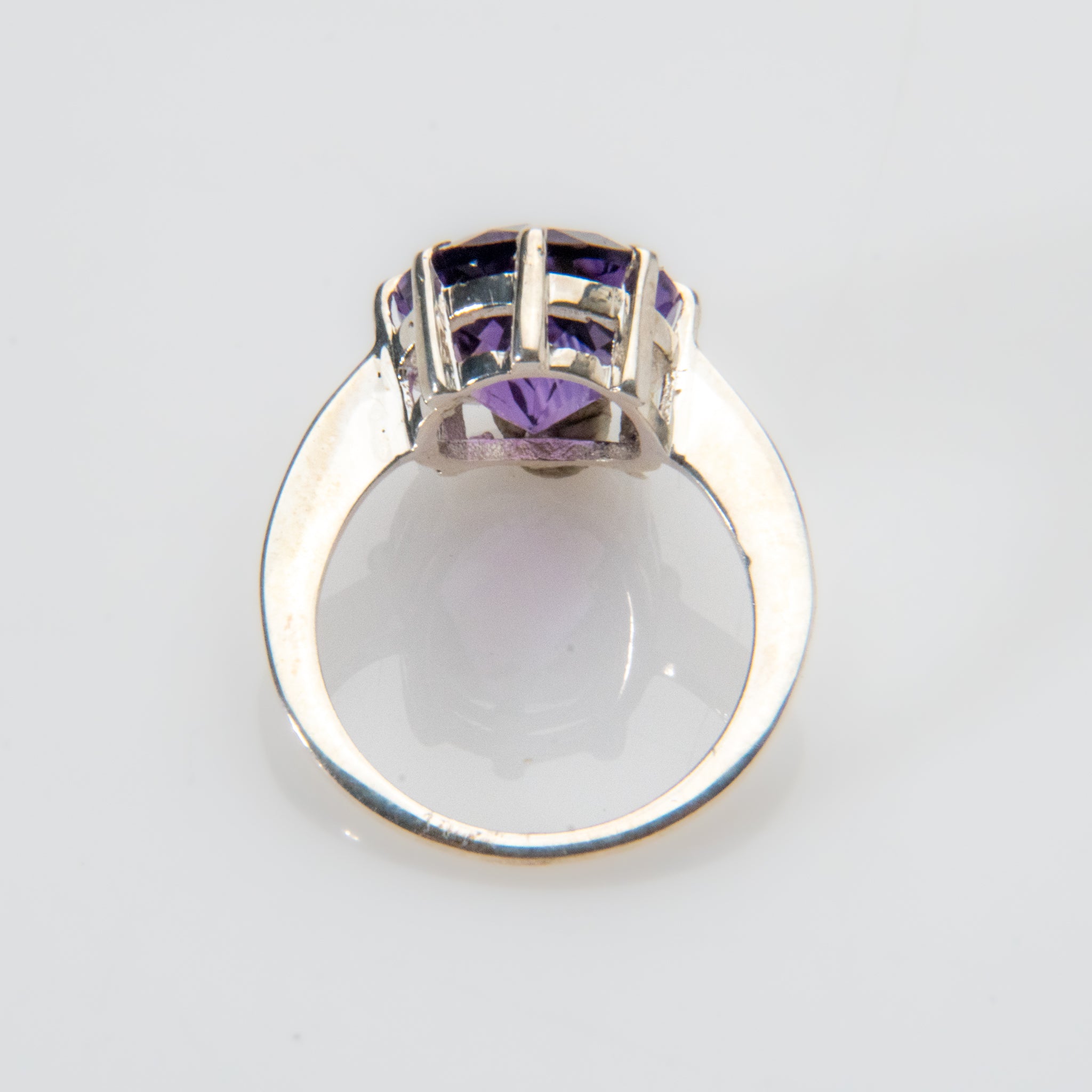 Amethyst Gemstone Sterling Silver Ring (Size 7)