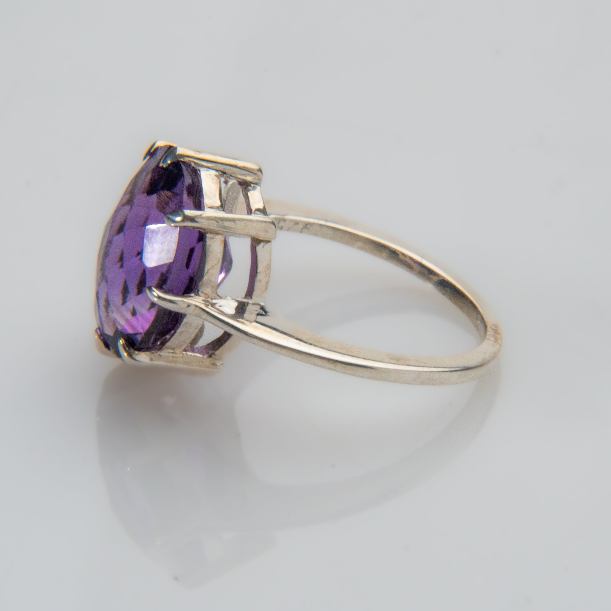 Amethyst Gemstone Sterling Silver Ring (Size 7)