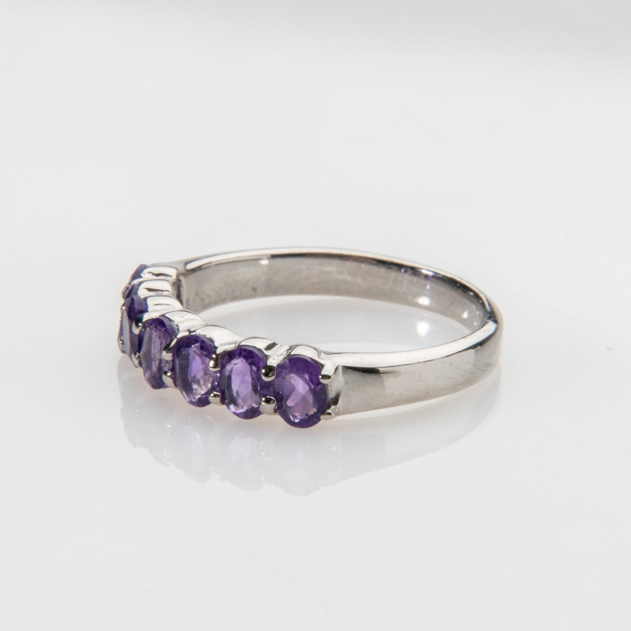 Amethyst Gemstone Sterling Silver Ring (Size 7)