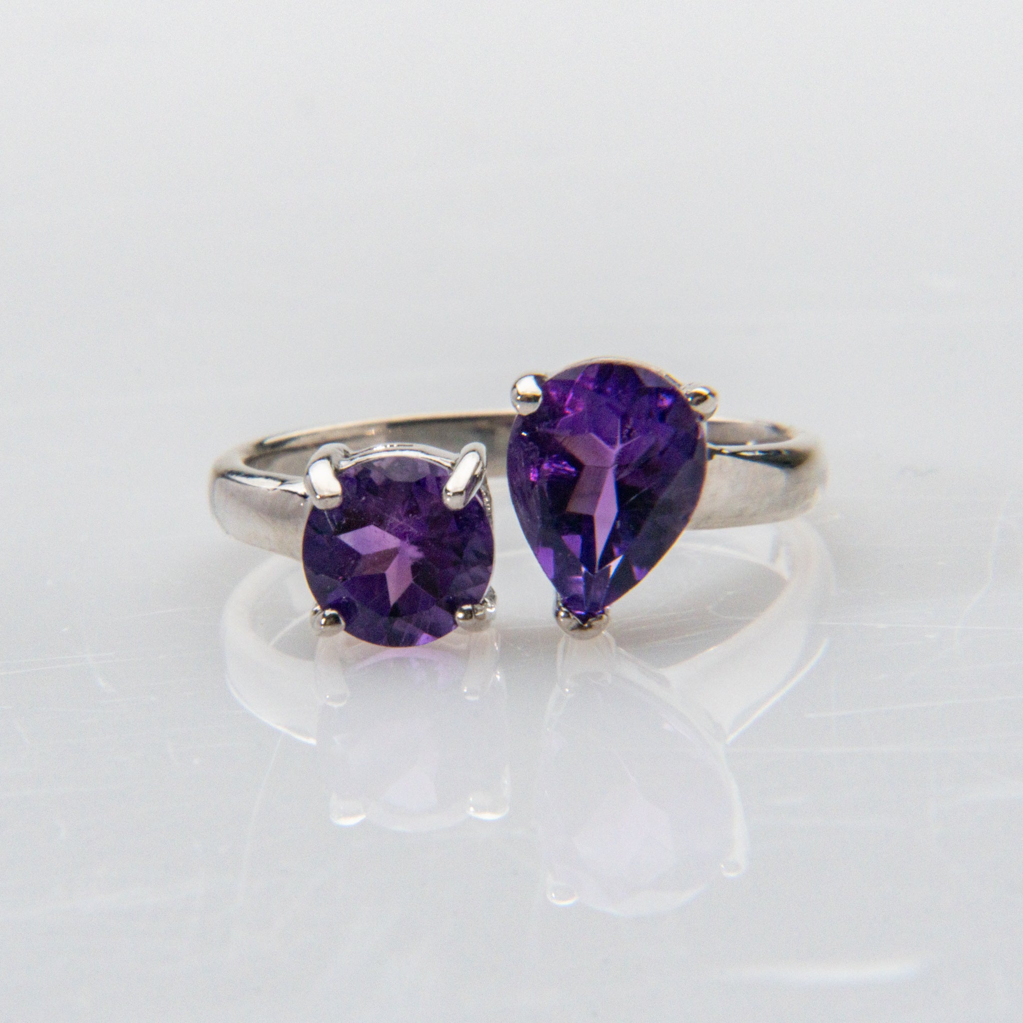 Amethyst Gemstone Sterling Silver Ring (Size 6)