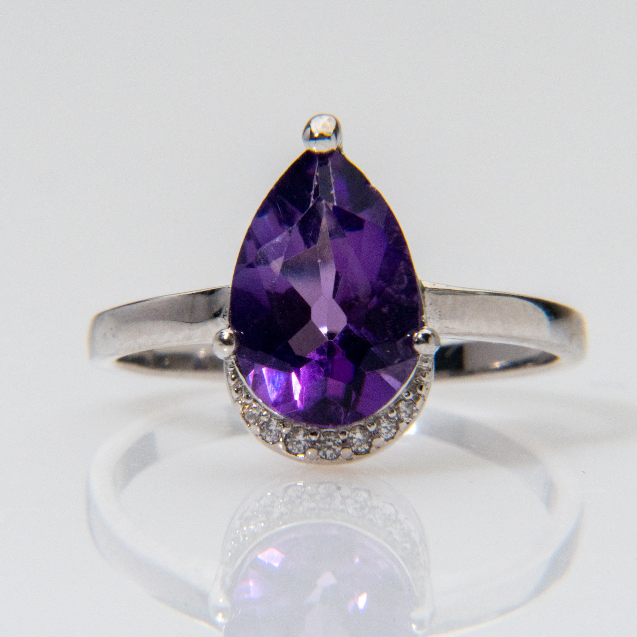 Amethyst Gemstone Sterling Silver Ring (Size 9)