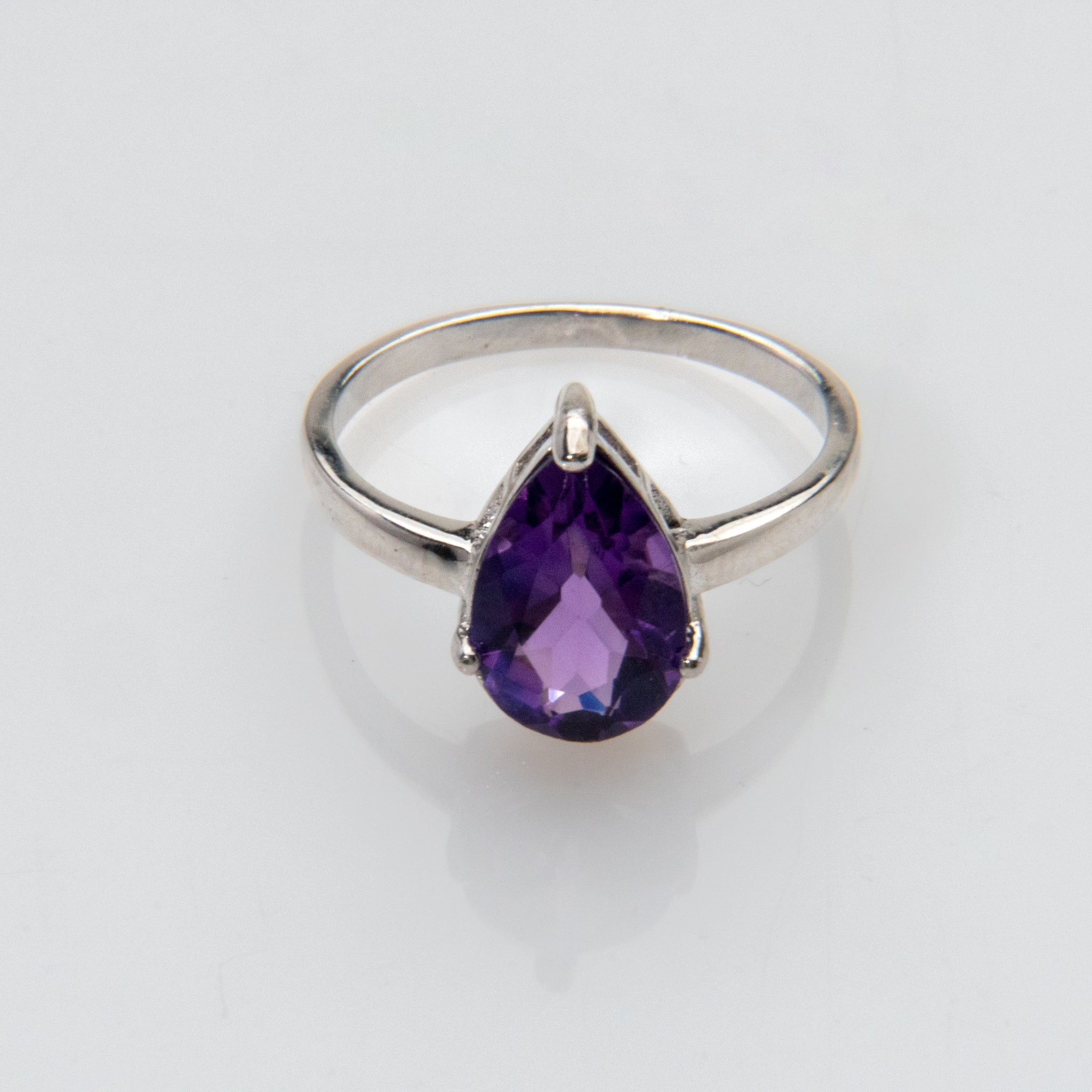 Amethyst Gemstone Sterling Silver Ring (Size 9)