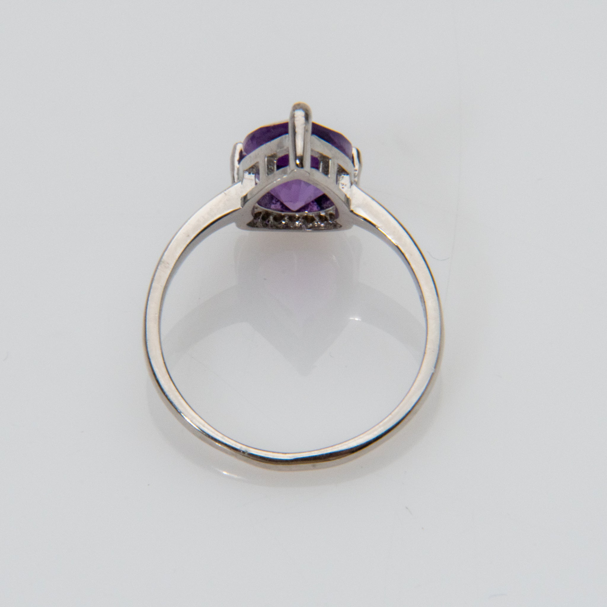 Amethyst Gemstone Sterling Silver Ring (Size 9)