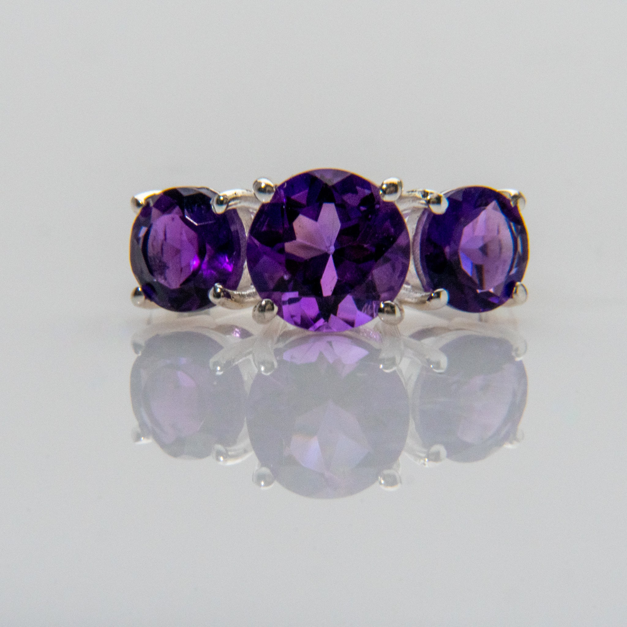 Amethyst Gemstone Sterling Silver Ring (Size 7)