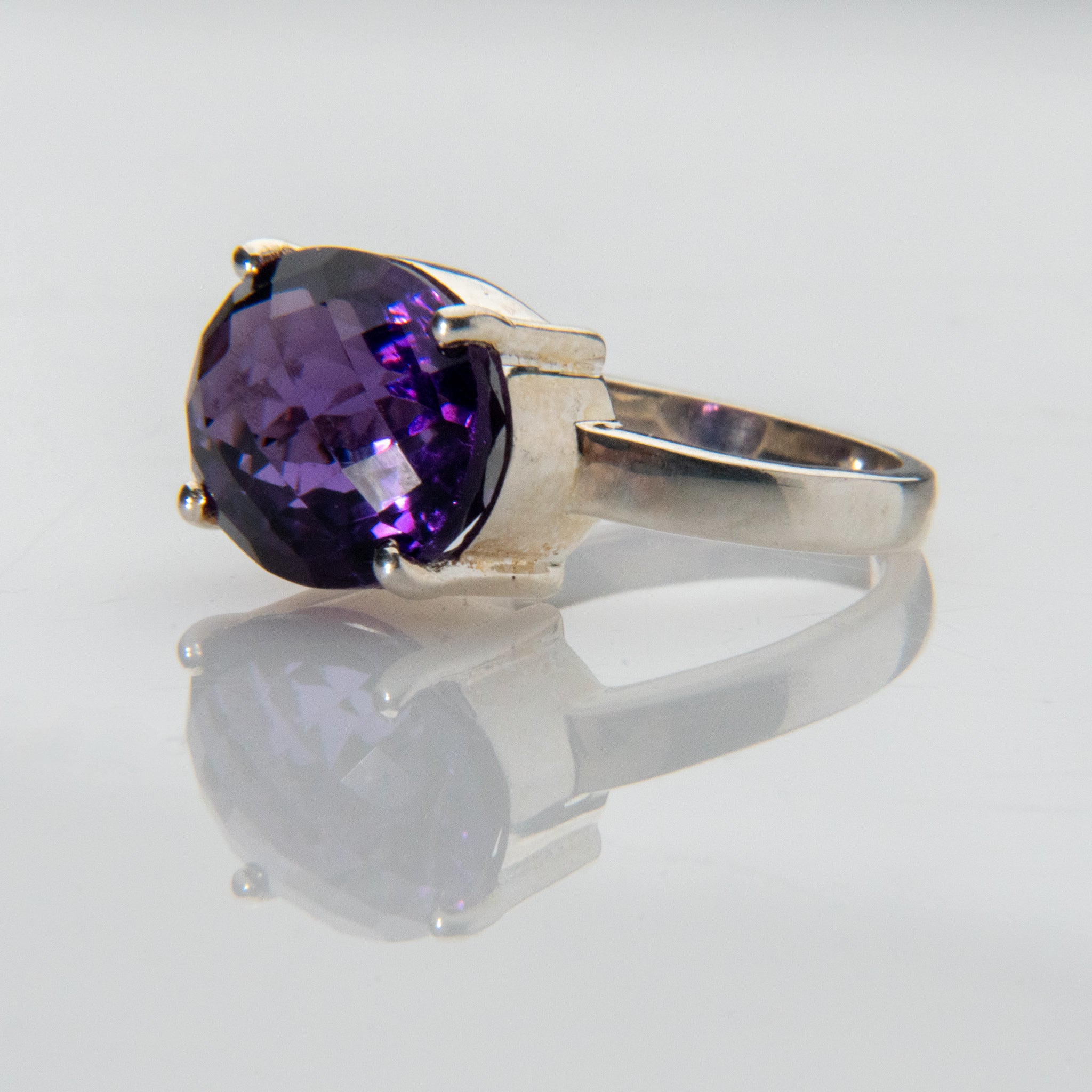 Amethyst Gemstone Sterling Silver Ring (Size 6)