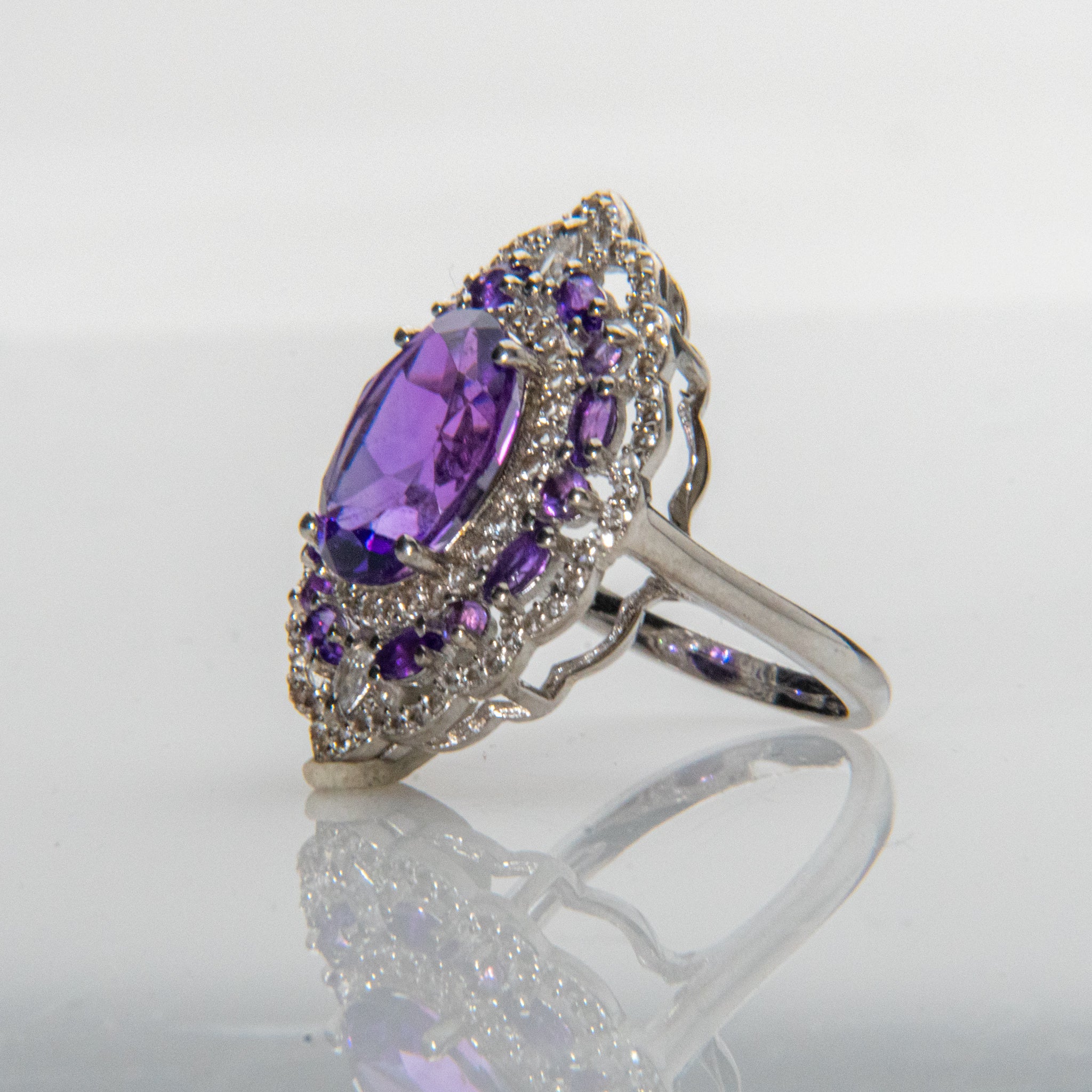Amethyst Gemstone Sterling Silver Ring (Size 7)