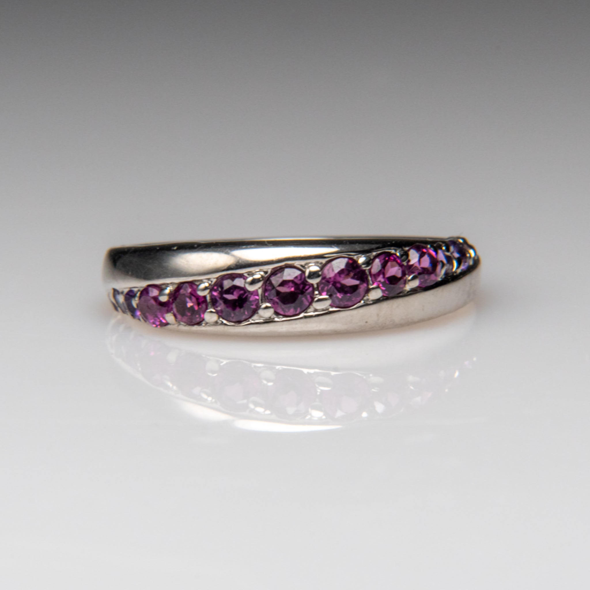 Rhodolite Garnet Gemstone Sterling Silver Ring (Size 6 3/4)