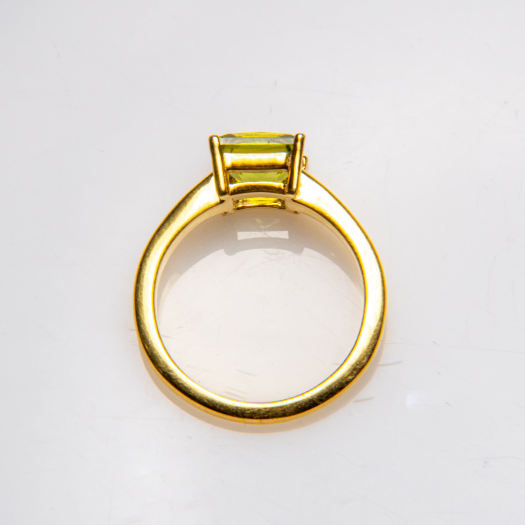 Peridot Gemstone Sterling Silver Ring (Size 6 3/4)