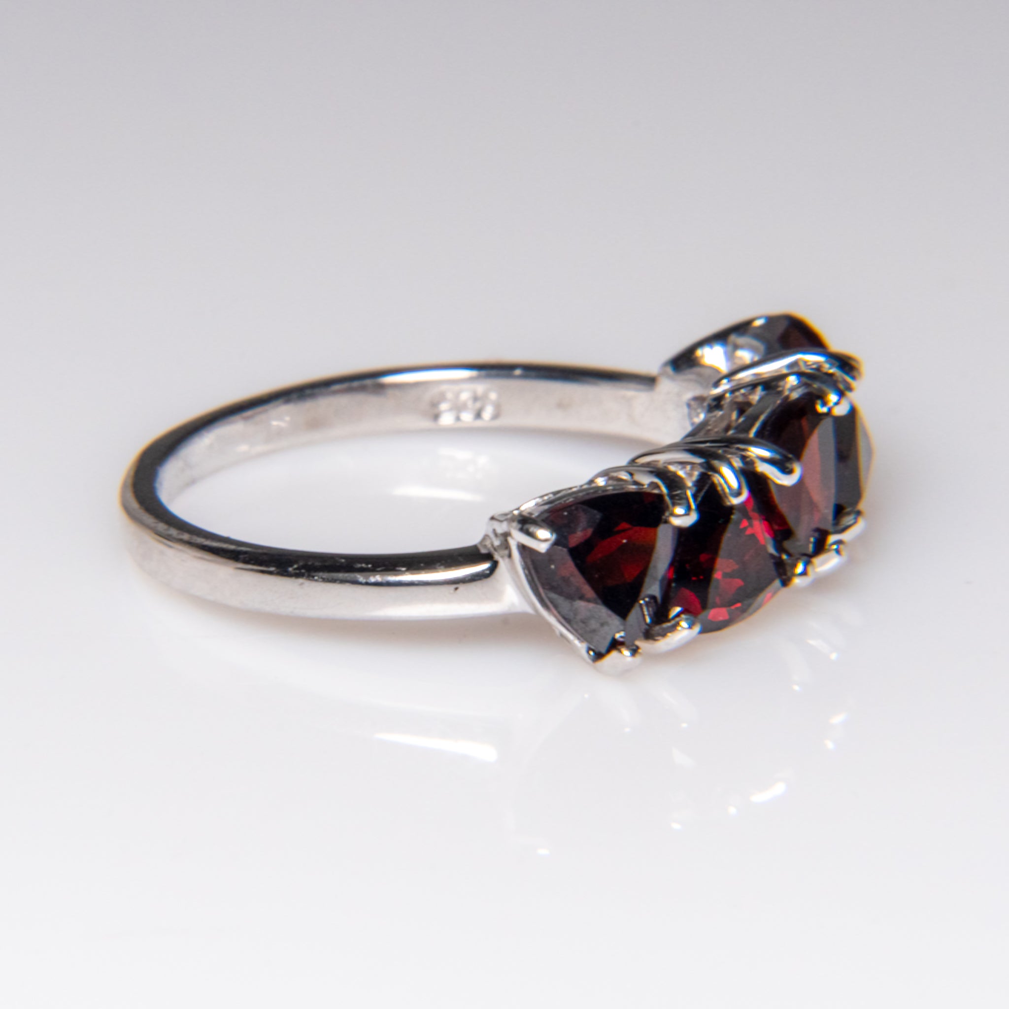 Garnet Gemstone Sterling Silver Ring (Size 6.5)