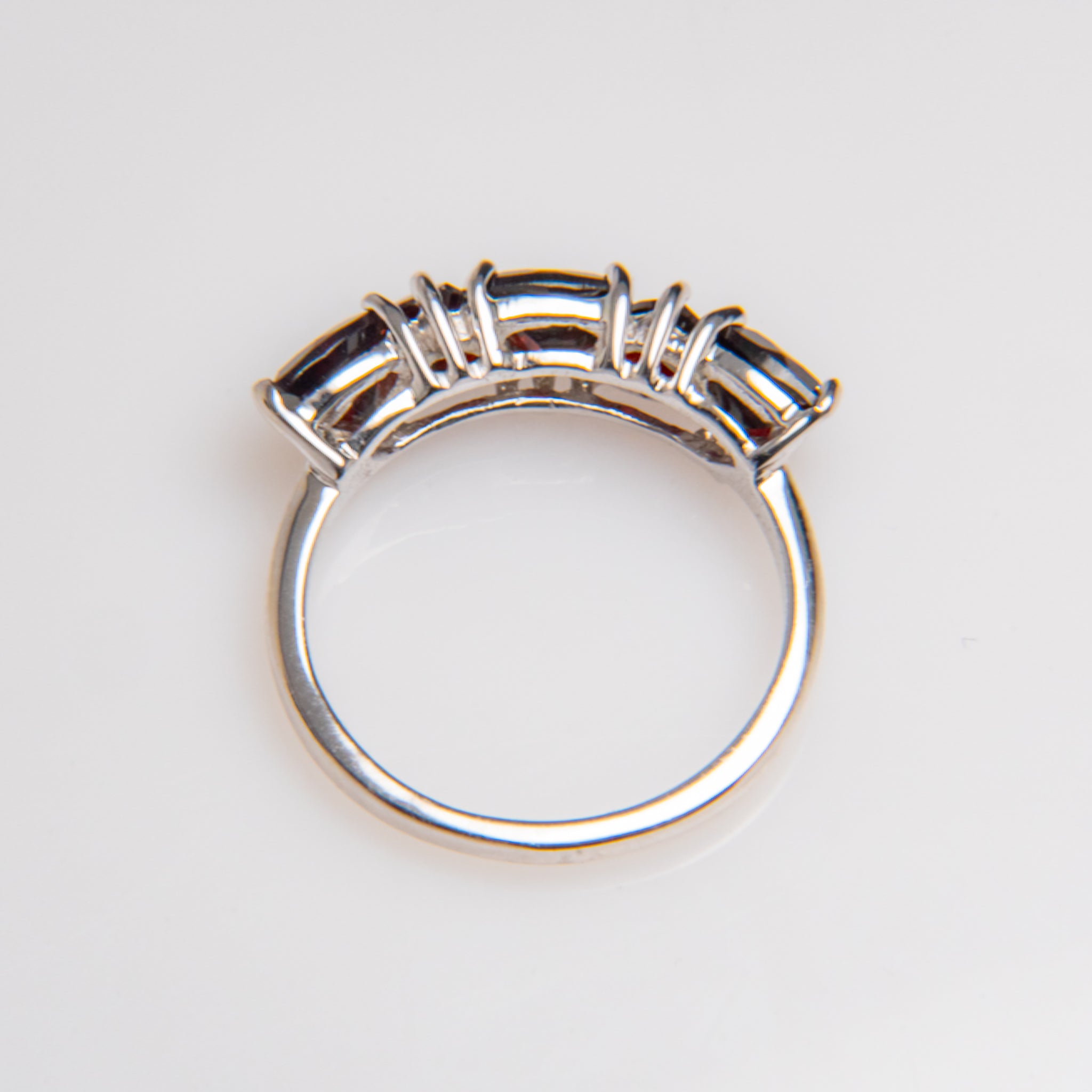 Garnet Gemstone Sterling Silver Ring (Size 6.5)