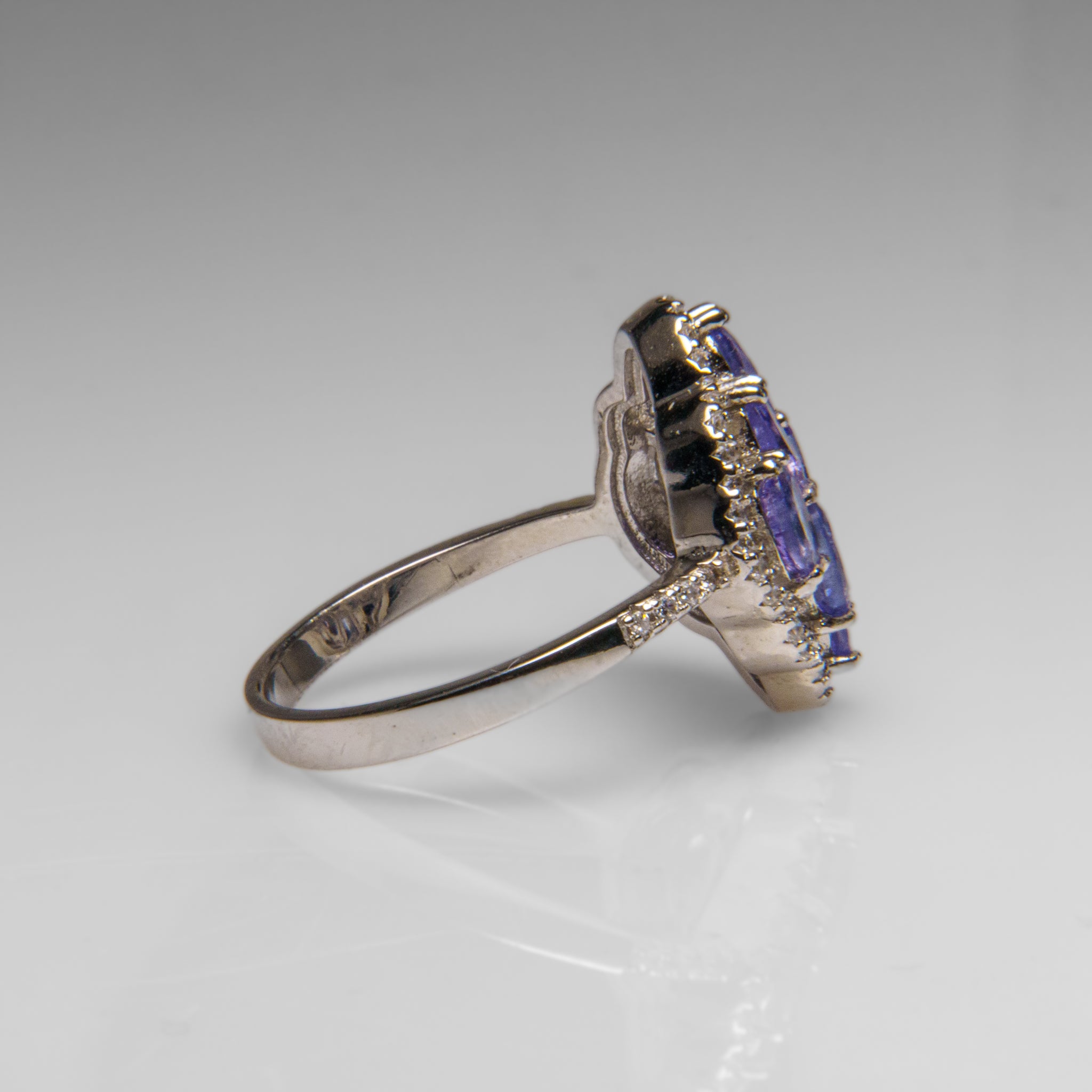 Tanzanite Gemstone Sterling Silver Ring (Size 8 3/4)