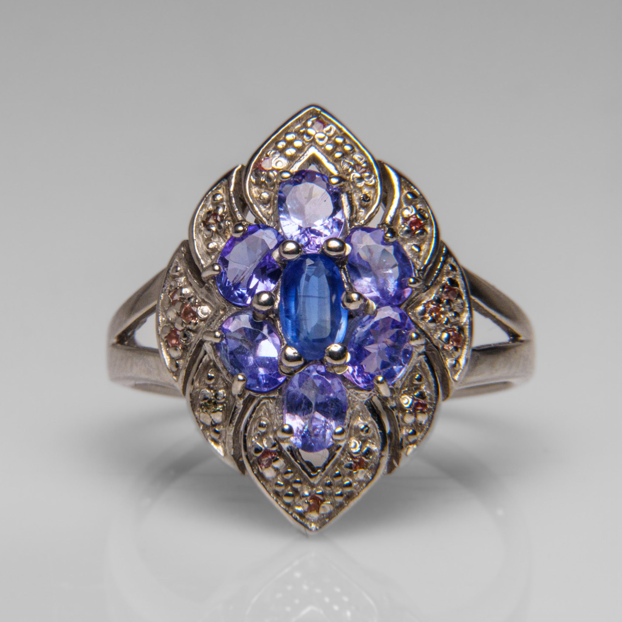 Tanzanite Gemstone Sterling Silver Ring (Size 6)