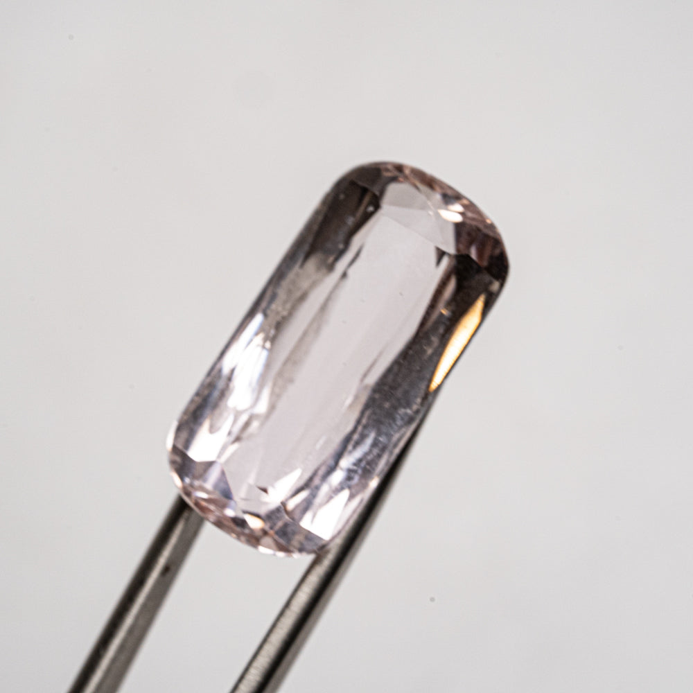 Kunzite Scissor Cut Gemstone (34ct)