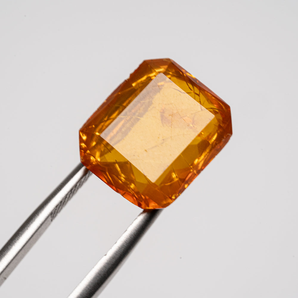 Amber Scissor Cut Gemstone (2.9ct)