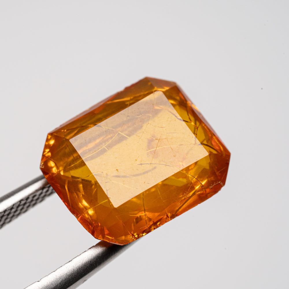 Amber Scissor Cut Gemstone (2.9ct)