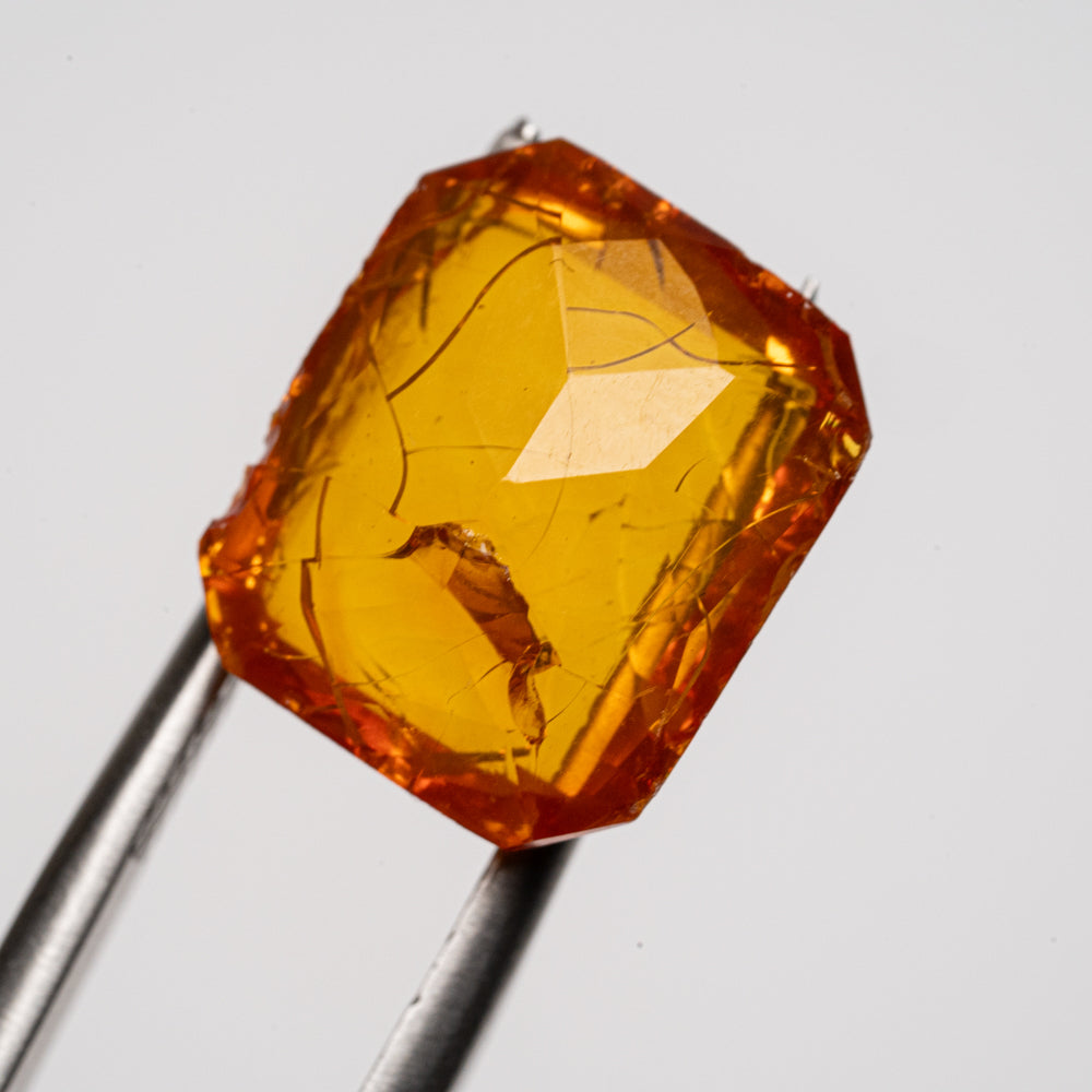 Amber Scissor Cut Gemstone (2.9ct)