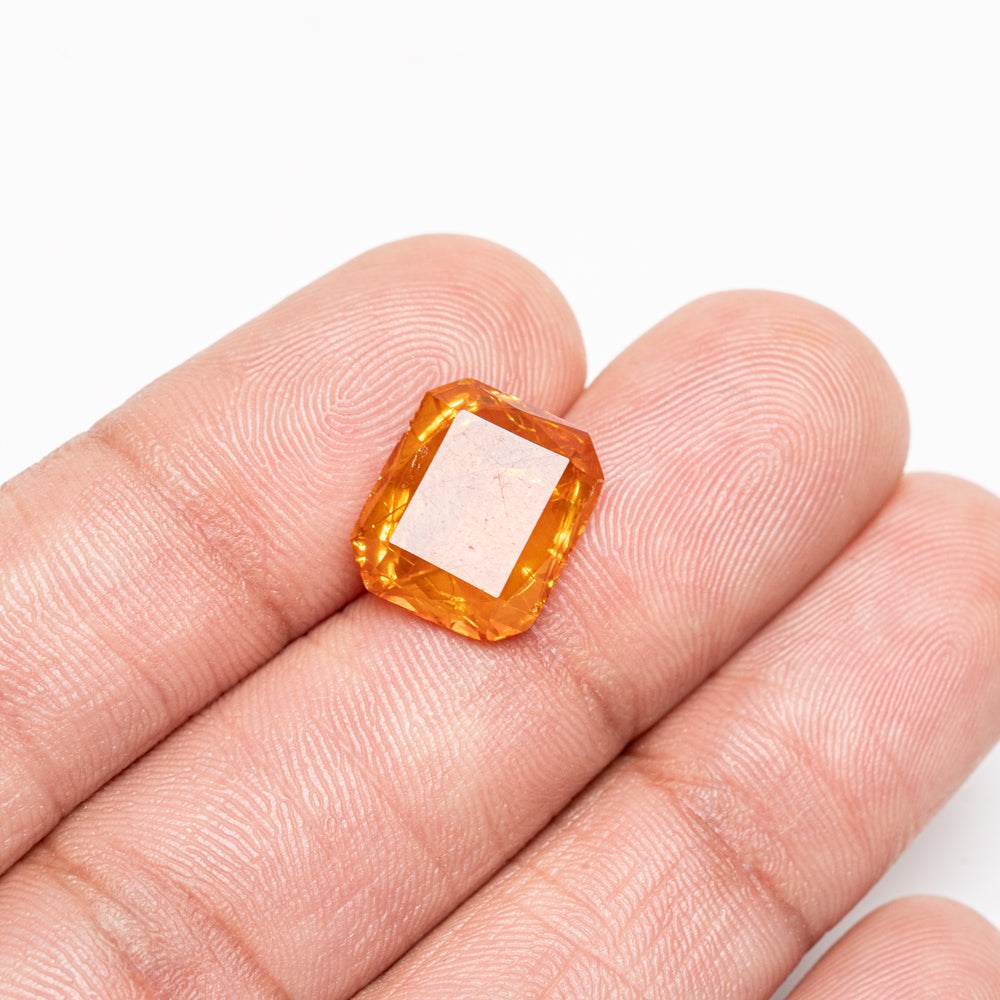 Amber Scissor Cut Gemstone (2.9ct)