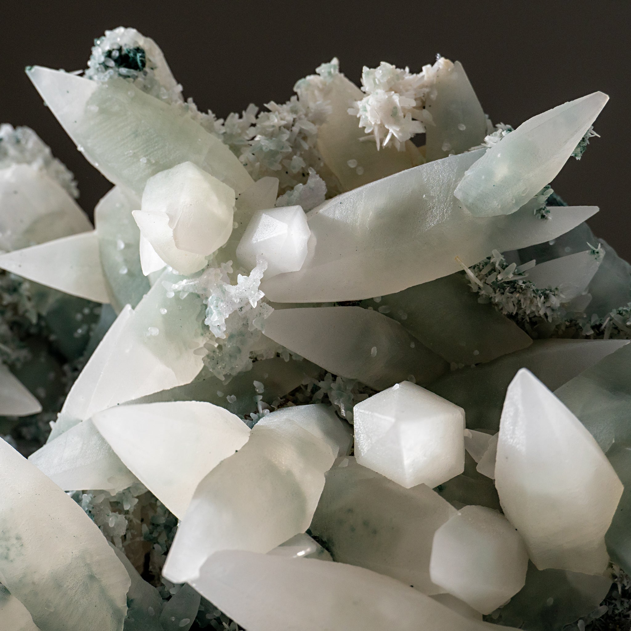 Calcite from Castelinho Mine, Alto Uruguai, Rio Grande do Sul, Brazil