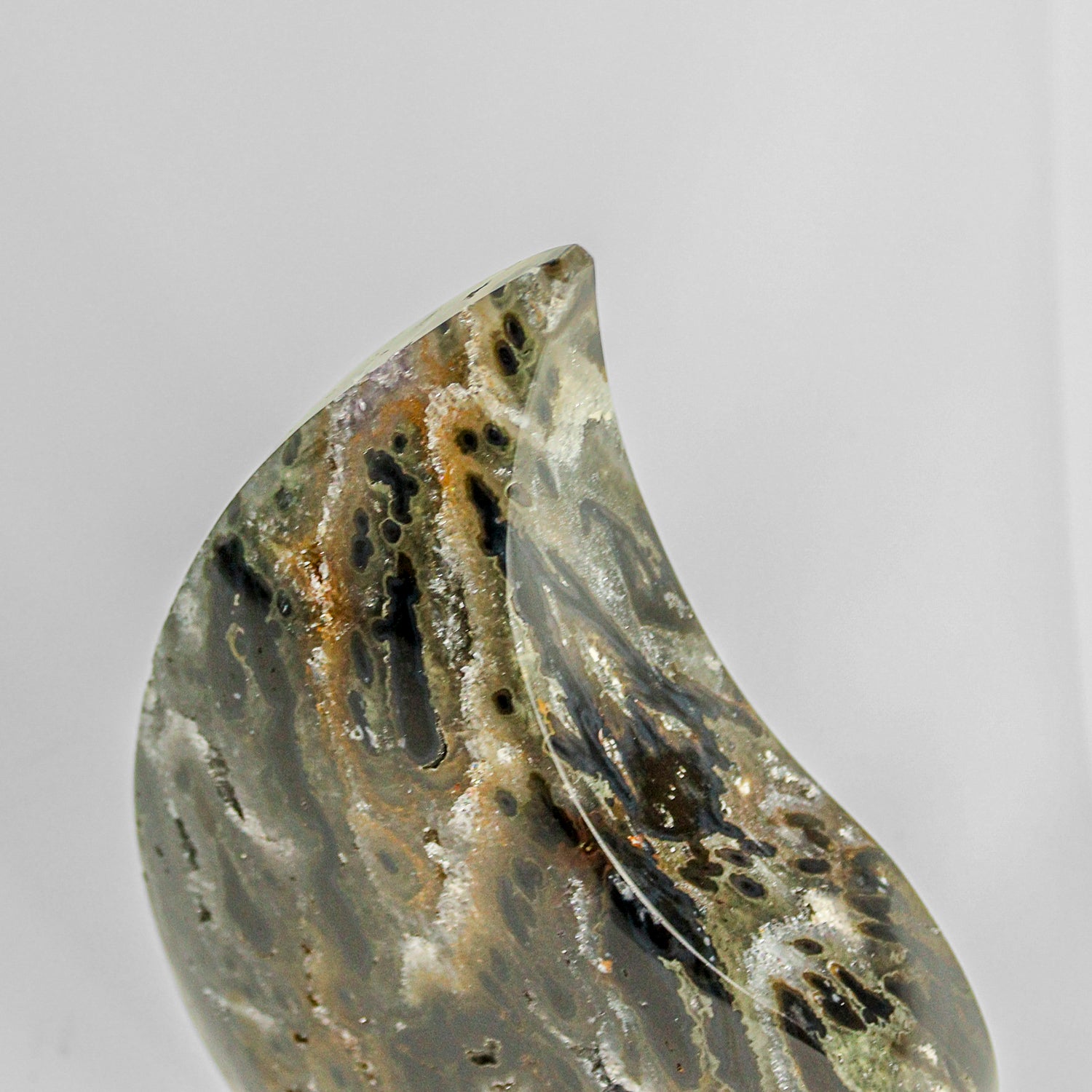 Natural Green Moss Agate Geode Freeform (1.7 lbs)(UR-AMG8)