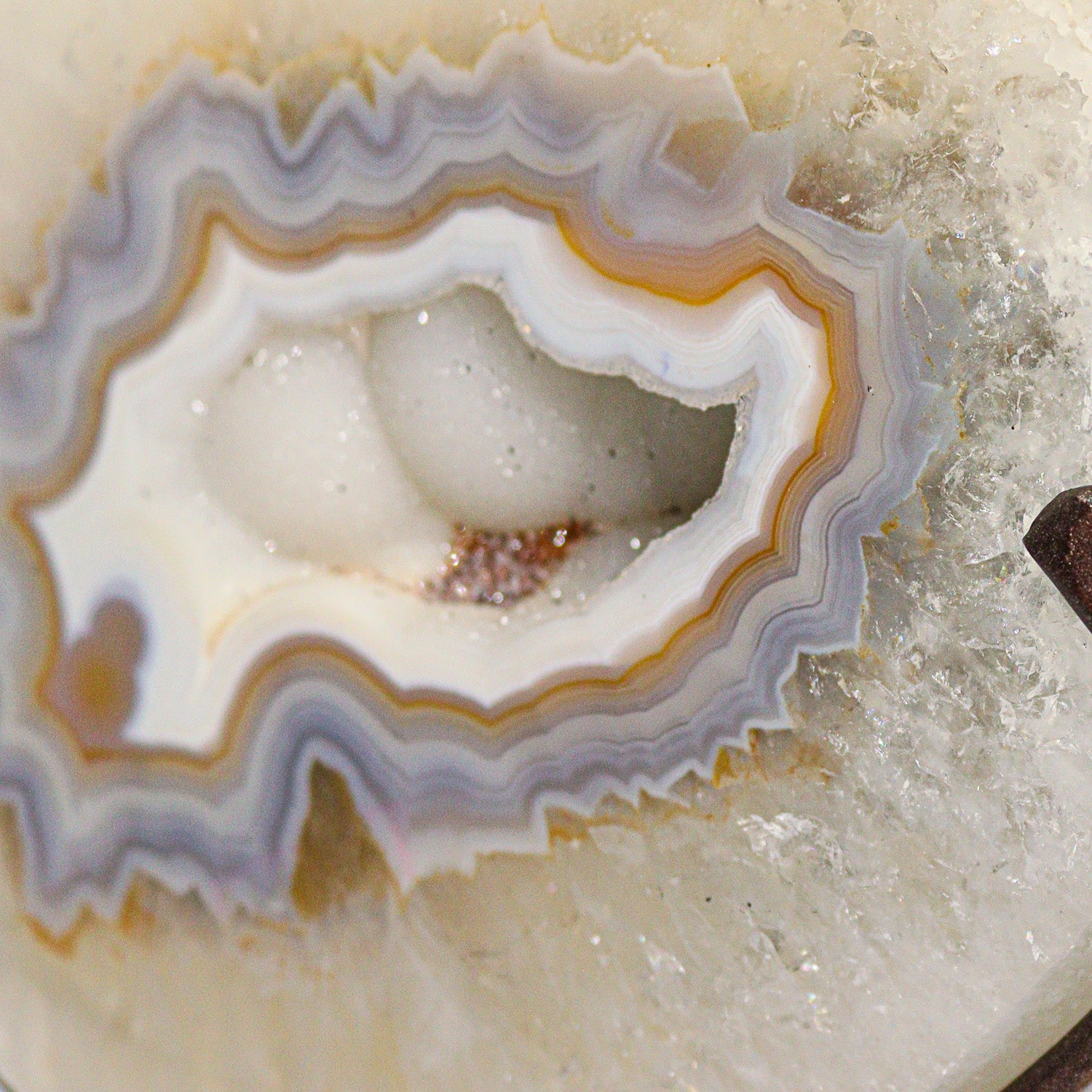 Genuine Polished Agate Geode Heart on Stand from Brazil (6.6 lbs)(UR-AMG10)