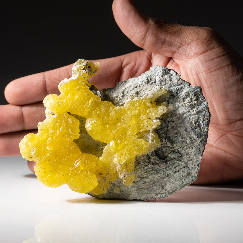 Wow 2024 515 Carats Beautiful Yellow Lemon Color Attractive Brucite Specimen From Baluchistan,Pakistan